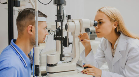 5 tips to find the best eye specialist