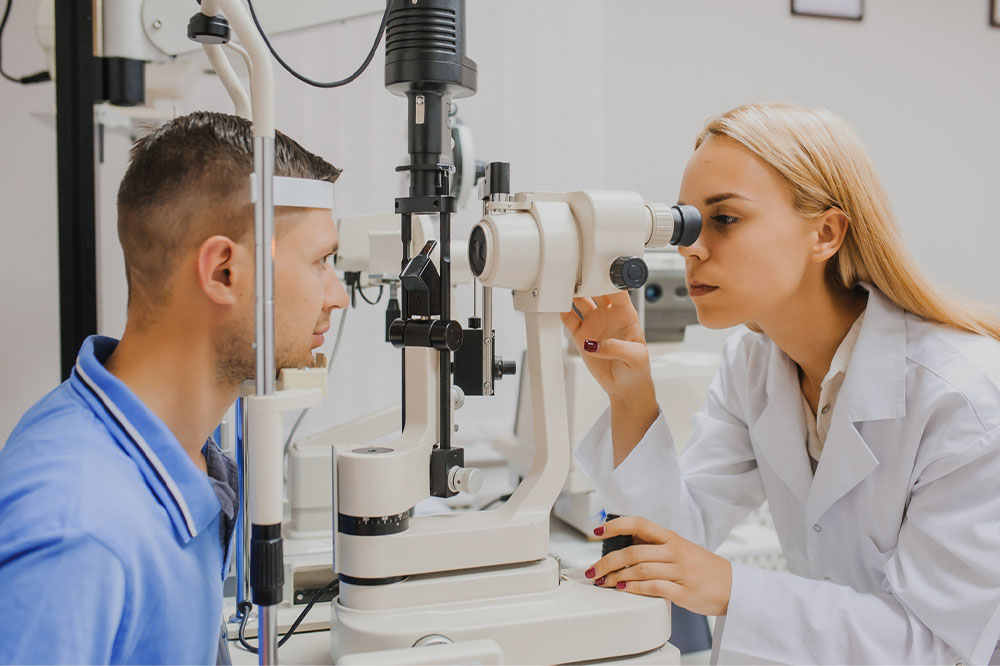 5 tips to find the best eye specialist
